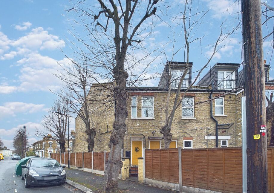 Main image of 2 bedroom  Flat for sale, Hartley Road, Bushwood, London, E11