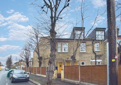 Hartley Road, 2 bedroom  Flat for sale, £375,000