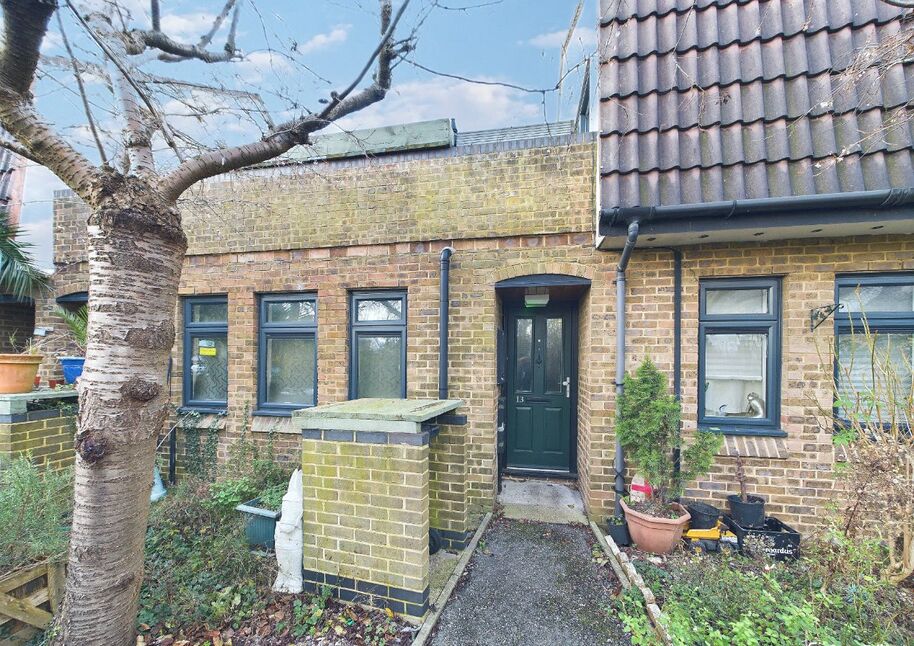 Main image of 2 bedroom  Flat to rent, Cherry Close, Walthamstow, London, E17