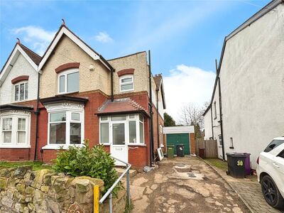 Woodfield Avenue, 3 bedroom Semi Detached House to rent, £1,495 pcm