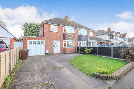 Oxley Moor Road, 3 bedroom Semi Detached House to rent, £1,200 pcm