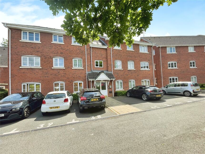 Main image of 2 bedroom  Flat to rent, Russell Street, Willenhall, West Midlands, WV13