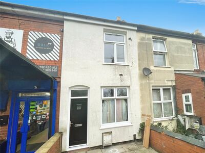 Dunstall Road, 3 bedroom Mid Terrace House to rent, £975 pcm