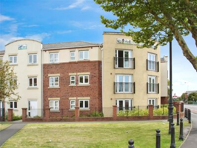 Waterside Close, 2 bedroom  Flat for sale, £120,000