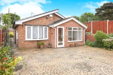 3 bedroom Detached Bungalow to rent