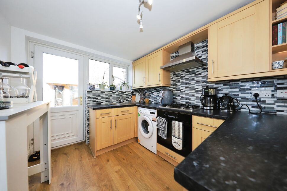 Kitchen / Breakfast Area