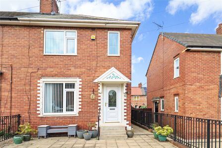 2 bedroom End Terrace House for sale