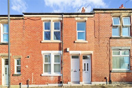 Richardson Street, 2 bedroom  Flat for sale, £90,000