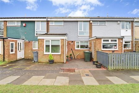 Belmont Close, 3 bedroom Mid Terrace House for sale, £140,000