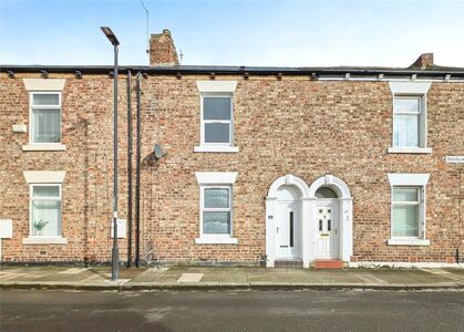 2 bedroom Mid Terrace House for sale