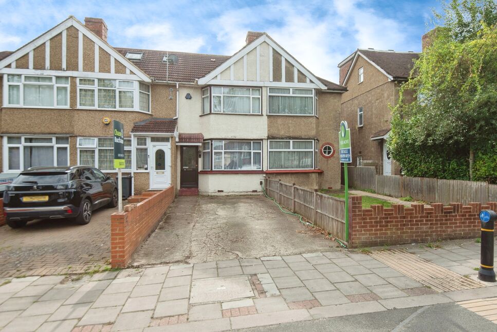 Main image of 2 bedroom Mid Terrace House for sale, Hounslow Road, Hanworth, Feltham, TW13