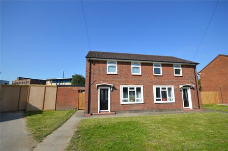 Beavers Crescent, 2 bedroom Semi Detached House to rent, £1,800 pcm