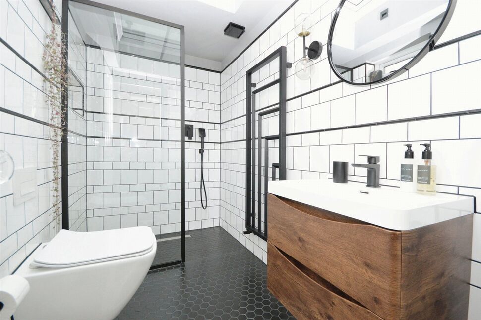 Shower Room WC