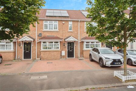 3 bedroom Mid Terrace House for sale