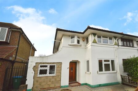 Redway Drive, 4 bedroom Semi Detached House to rent, £3,000 pcm