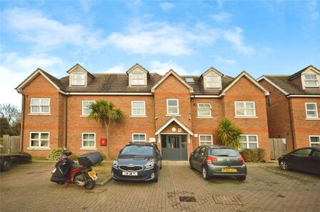 Arden Close, 1 bedroom  Flat for sale, £230,000