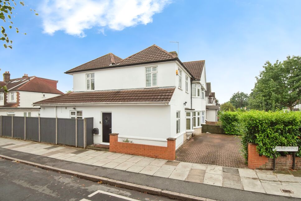 Main image of 6 bedroom Semi Detached House for sale, Hanworth Road, Whitton, Hounslow, TW4