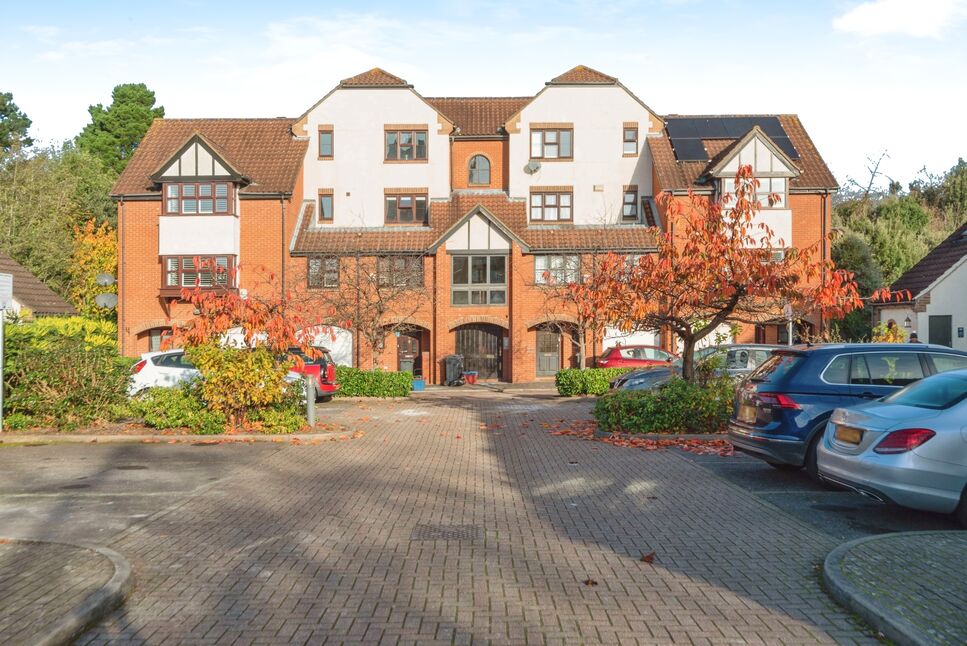 Main image of 1 bedroom  Flat for sale, Beaumont Place, Isleworth, TW7