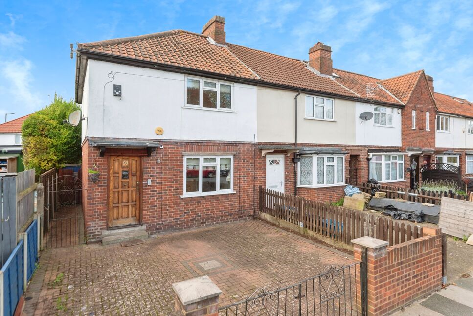 Main image of 3 bedroom End Terrace House for sale, Hospital Bridge Road, Whitton, Twickenham, TW2