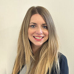 Hayley Richardson  Senior Sales Consultant